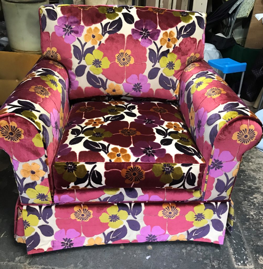 画像：一人用ソファ全体張替