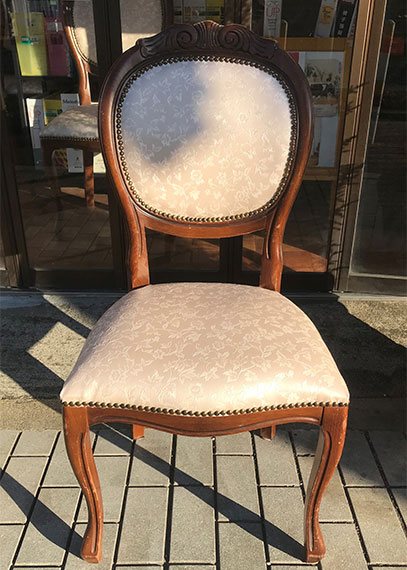 画像：ダイニングチェア張替